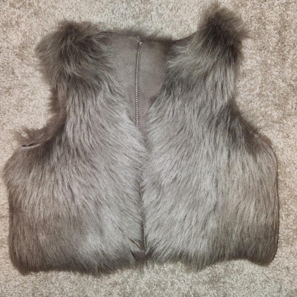 Belle enfant fur vest